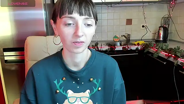 TayanaJons online show from January 8, 7:45 am