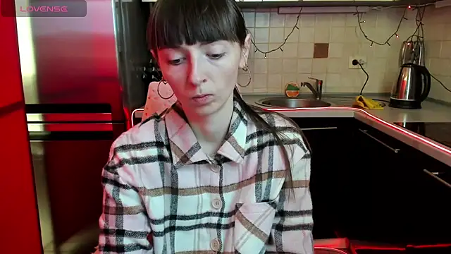 TayanaJons online show from February 21, 7:45 am