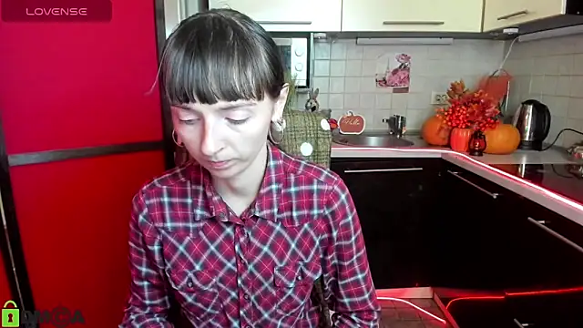 TayanaJons online show from November 3, 7:53 am