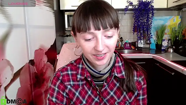 TayanaJons online show from March 9, 8:18 am