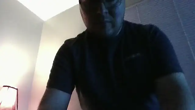 Snapshot of zman237 chatting on March 2, 2:36 am zman237 online show from March 2, 2:36 am