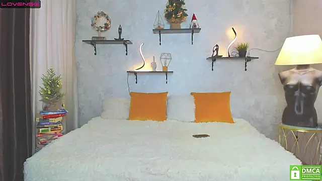 Snapshot of StripBianka chatting on December 18, 9:04 am StripBianka online show from December 18, 9:04 am