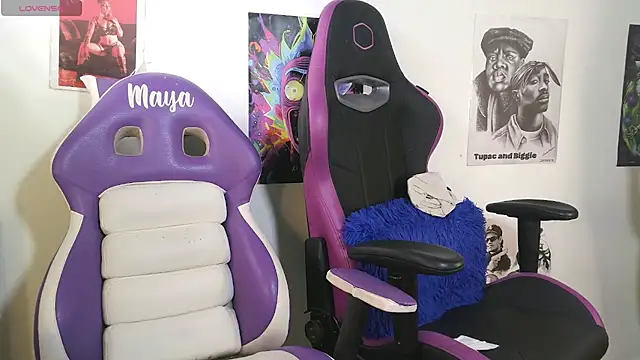 IM MAYA online show from January 17, 7:38 pm