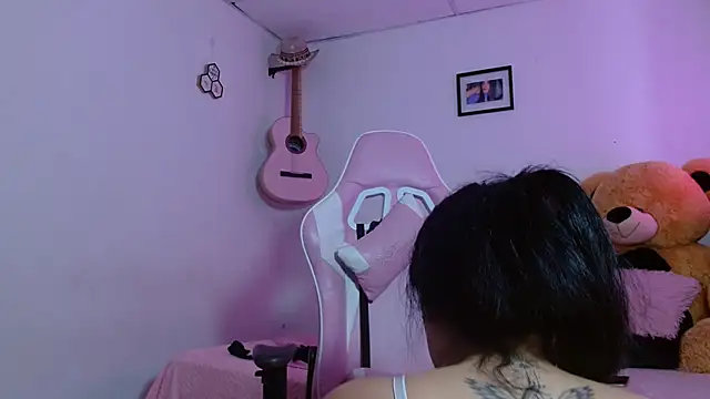 Dakota bumm online show from December 5, 4:36 pm