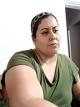 Snapshot of Giselle_allen_1 chatting on December 18, 8:20 am Giselle allen 1 online show from December 18, 8:20 am