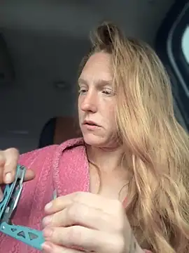 GoldenFlameGoddess online show from April 1, 2:47 pm