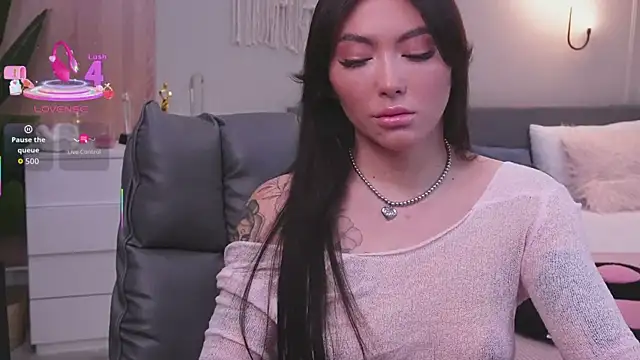 Molly Jons online show from December 3, 1:24 am