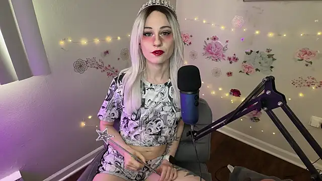 Starr1123 online show from July 10, 7:27 pm