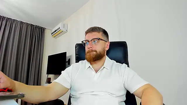 Findom guy online show from April 5, 10:34 am