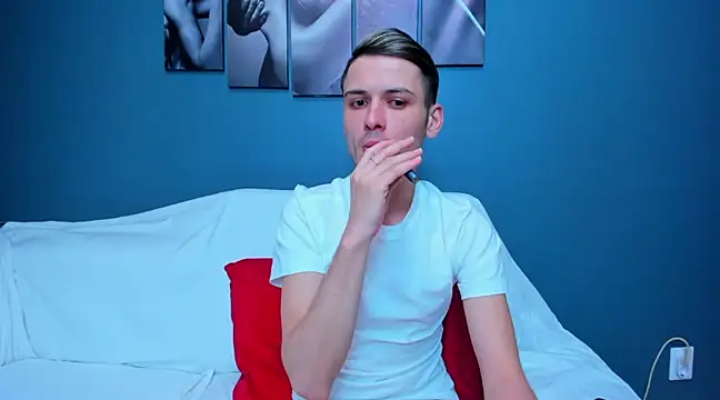 Snapshot of andboyfor6 chatting on February 5, 7:39 am andboyfor6 online show from February 5, 7:39 am