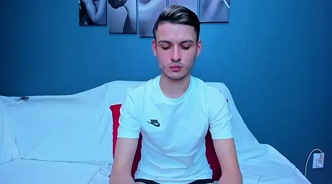 Snapshot of andboyfor6 chatting on February 6, 8:50 am andboyfor6 online show from February 6, 8:50 am