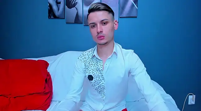 Snapshot of andboyfor6 chatting on February 21, 9:24 am andboyfor6 online show from February 21, 9:24 am