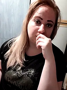 D Marinna online show from February 21, 7:04 pm