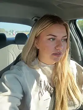 nicolesugarr online show from September 18, 1:46 pm