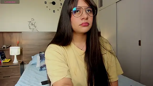 emily adams01 online show from March 30, 9:27 pm