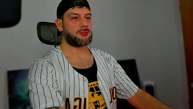 Snapshot of LexXHardy chatting on January 23, 3:43 pm LexXHardy online show from January 23, 3:43 pm