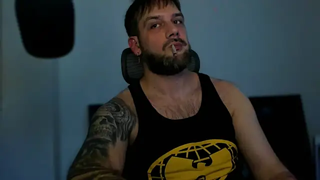 Snapshot of LexXHardy chatting on January 23, 10:33 pm LexXHardy online show from January 23, 10:33 pm