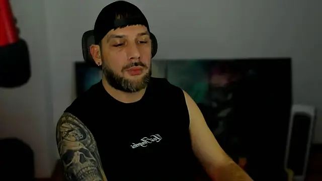 Snapshot of LexXHardy chatting on January 24, 8:32 pm LexXHardy online show from January 24, 8:32 pm