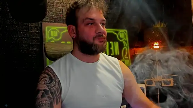 Snapshot of LexXHardy chatting on February 1, 6:00 am LexXHardy online show from February 1, 6:00 am