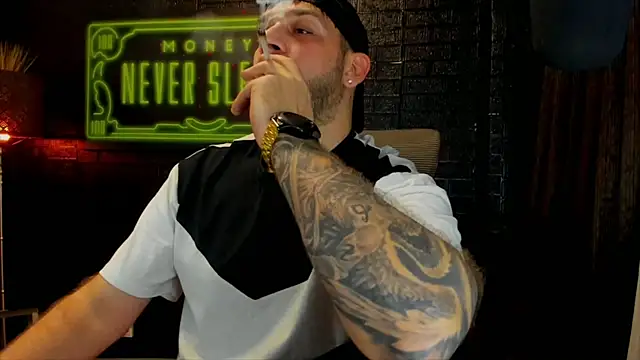 Snapshot of LexXHardy chatting on February 6, 6:02 pm LexXHardy online show from February 6, 6:02 pm