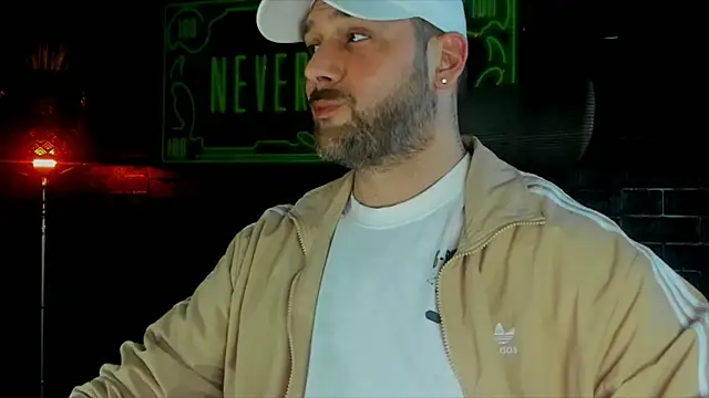 Snapshot of LexXHardy chatting on February 9, 1:35 pm LexXHardy online show from February 9, 1:35 pm