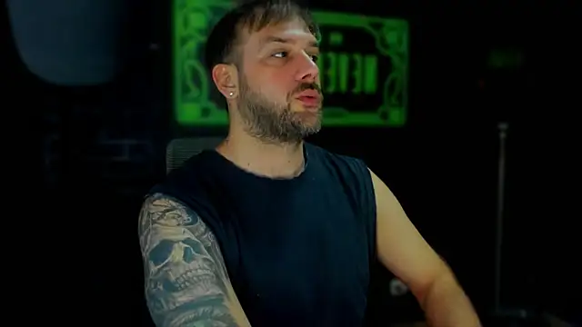 Snapshot of LexXHardy chatting on February 12, 10:35 am LexXHardy online show from February 12, 10:35 am