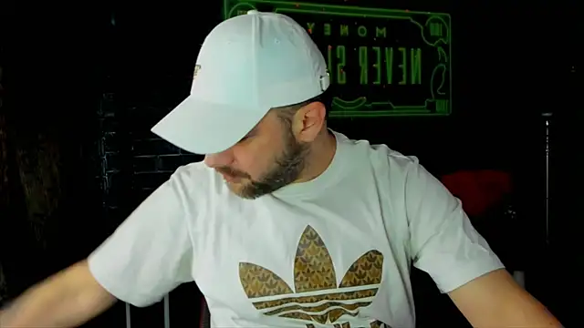 Snapshot of LexXHardy chatting on February 17, 11:13 am LexXHardy online show from February 17, 11:13 am