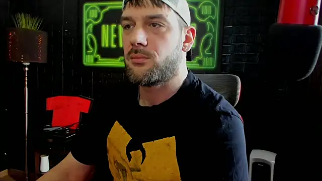 Snapshot of LexXHardy chatting on February 21, 11:33 am LexXHardy online show from February 21, 11:33 am