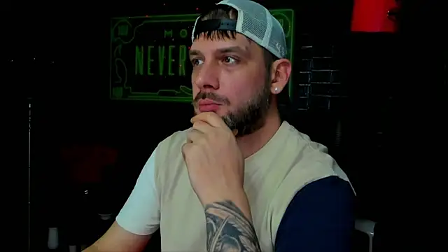 Snapshot of LexXHardy chatting on February 22, 1:22 am LexXHardy online show from February 22, 1:22 am