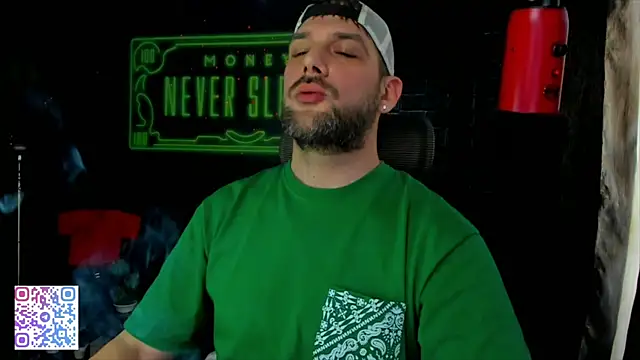 Snapshot of LexXHardy chatting on February 22, 3:14 pm LexXHardy online show from February 22, 3:14 pm