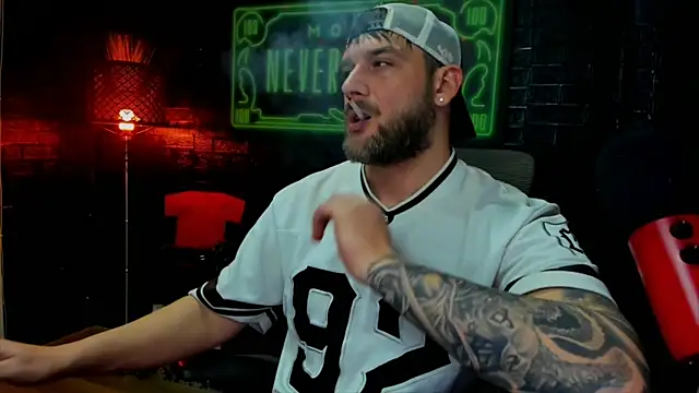 Snapshot of LexXHardy chatting on February 24, 10:58 pm LexXHardy online show from February 24, 10:58 pm