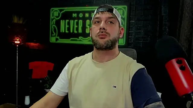 Snapshot of LexXHardy chatting on February 25, 3:05 pm LexXHardy online show from February 25, 3:05 pm