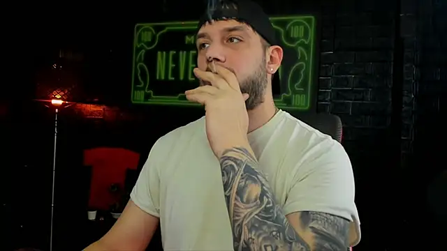 Snapshot of LexXHardy chatting on March 1, 1:40 pm LexXHardy online show from March 1, 1:40 pm