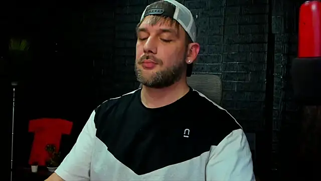 Snapshot of LexXHardy chatting on March 10, 11:06 pm LexXHardy online show from March 10, 11:06 pm