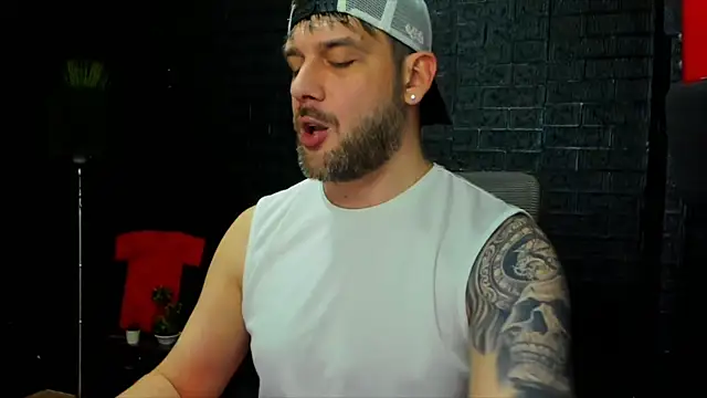 Snapshot of LexXHardy chatting on March 14, 12:10 am LexXHardy online show from March 14, 12:10 am