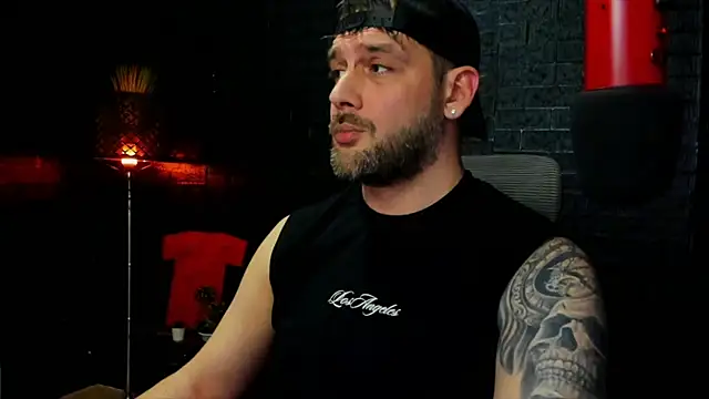 Snapshot of LexXHardy chatting on March 14, 3:26 am LexXHardy online show from March 14, 3:26 am