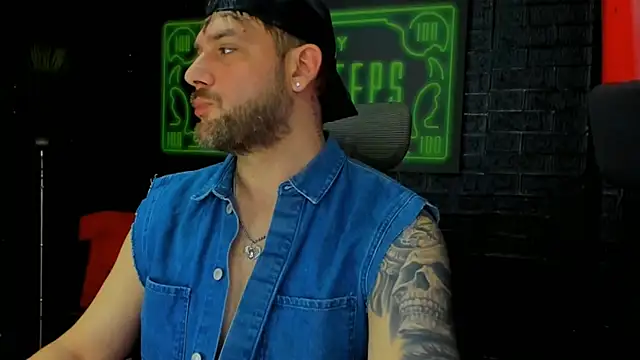 Snapshot of LexXHardy chatting on March 15, 9:49 pm LexXHardy online show from March 15, 9:49 pm