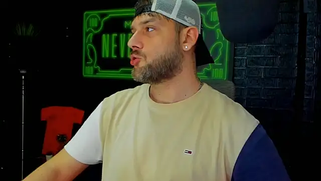 Snapshot of LexXHardy chatting on March 16, 10:44 am LexXHardy online show from March 16, 10:44 am