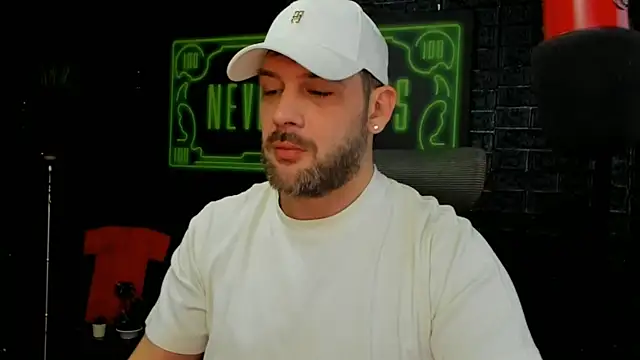 Snapshot of LexXHardy chatting on March 17, 5:01 am LexXHardy online show from March 17, 5:01 am