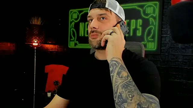 Snapshot of LexXHardy chatting on March 17, 8:07 am LexXHardy online show from March 17, 8:07 am