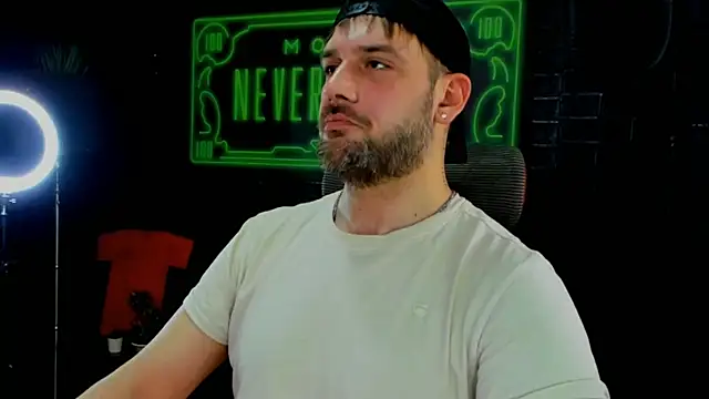 Snapshot of LexXHardy chatting on March 18, 8:14 am LexXHardy online show from March 18, 8:14 am