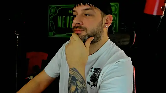 Snapshot of LexXHardy chatting on March 21, 6:05 am LexXHardy online show from March 21, 6:05 am