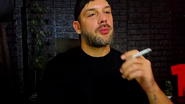 Snapshot of LexXHardy chatting on September 13, 8:58 am LexXHardy online show from September 13, 8:58 am