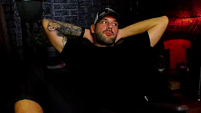 Snapshot of LexXHardy chatting on September 17, 12:01 am LexXHardy online show from September 17, 12:01 am