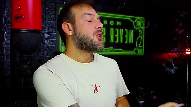 Snapshot of LexXHardy chatting on September 17, 2:19 pm LexXHardy online show from September 17, 2:19 pm