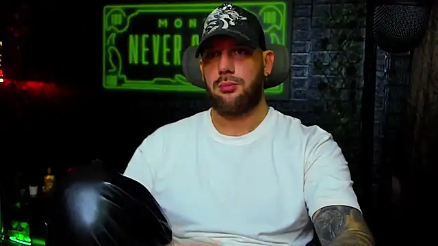 Snapshot of LexXHardy chatting on October 3, 11:13 pm LexXHardy online show from October 3, 11:13 pm