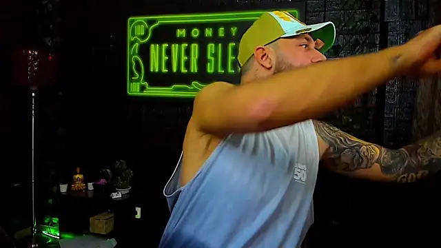 Snapshot of LexXHardy chatting on October 5, 8:34 am LexXHardy online show from October 5, 8:34 am