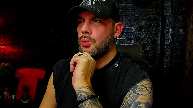 Snapshot of LexXHardy chatting on October 25, 1:13 am LexXHardy online show from October 25, 1:13 am