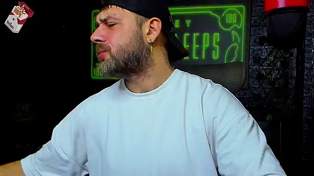 Snapshot of LexXHardy chatting on November 8, 3:12 pm LexXHardy online show from November 8, 3:12 pm