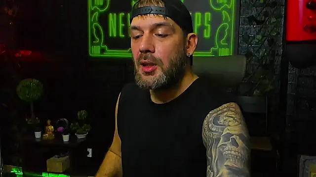 Snapshot of LexXHardy chatting on November 10, 6:29 pm LexXHardy online show from November 10, 6:29 pm